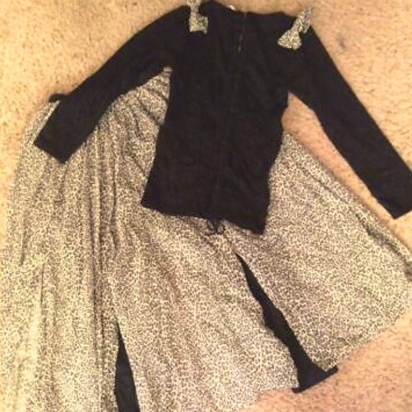 Leopard print top and skirt with leggings size s - Picture 1 of 2